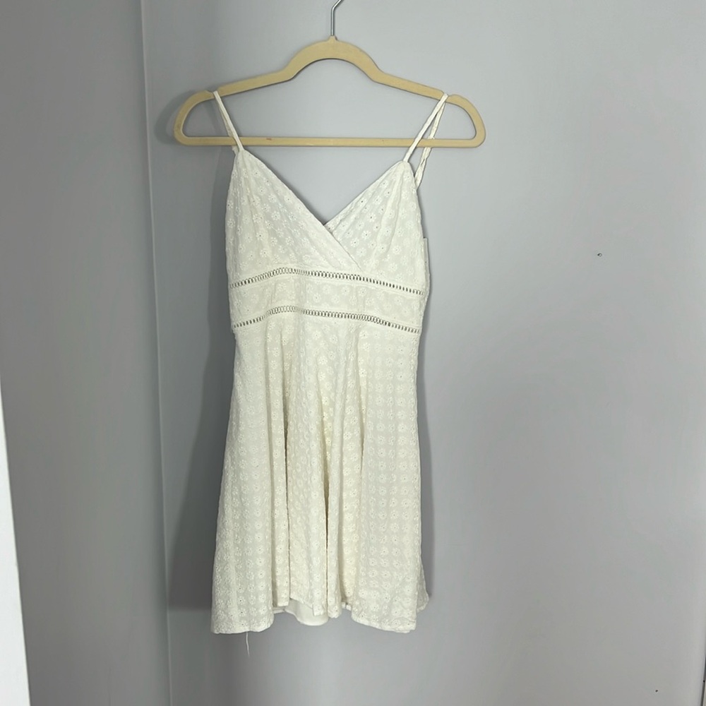 Jun and ivy white flower lace dress - Picture 1 of 3